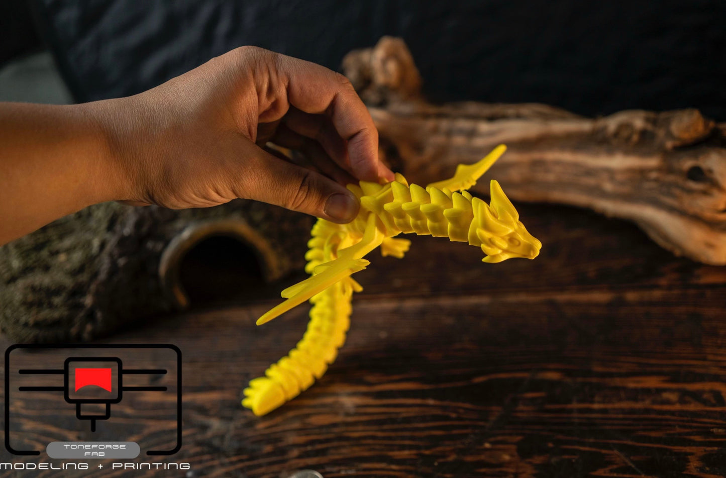 Articulated 3D printed War Dragon with flapping wings, flexi Dragon, fidget toy