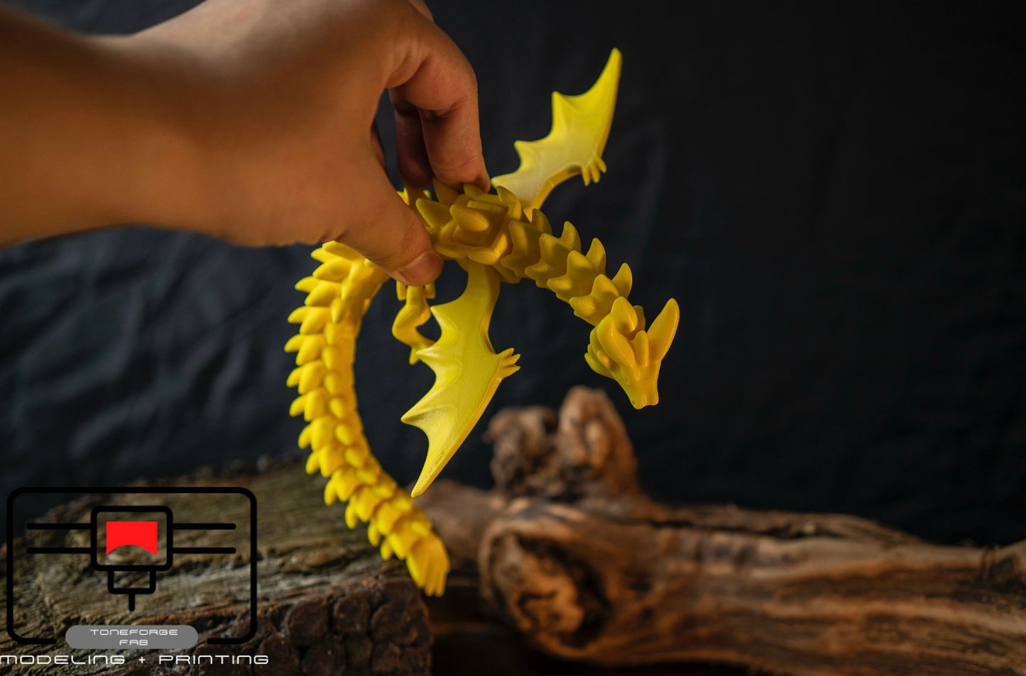 Articulated 3D printed War Dragon with flapping wings, flexi Dragon, fidget toy